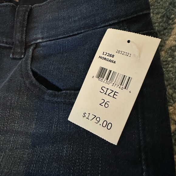 DL1961 Florence Crop Jeans - Picture 6 of 11